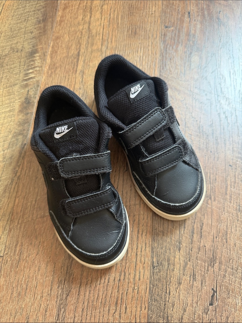 Nike Kids Black Velcro Low-Top Sneakers with White Trim
